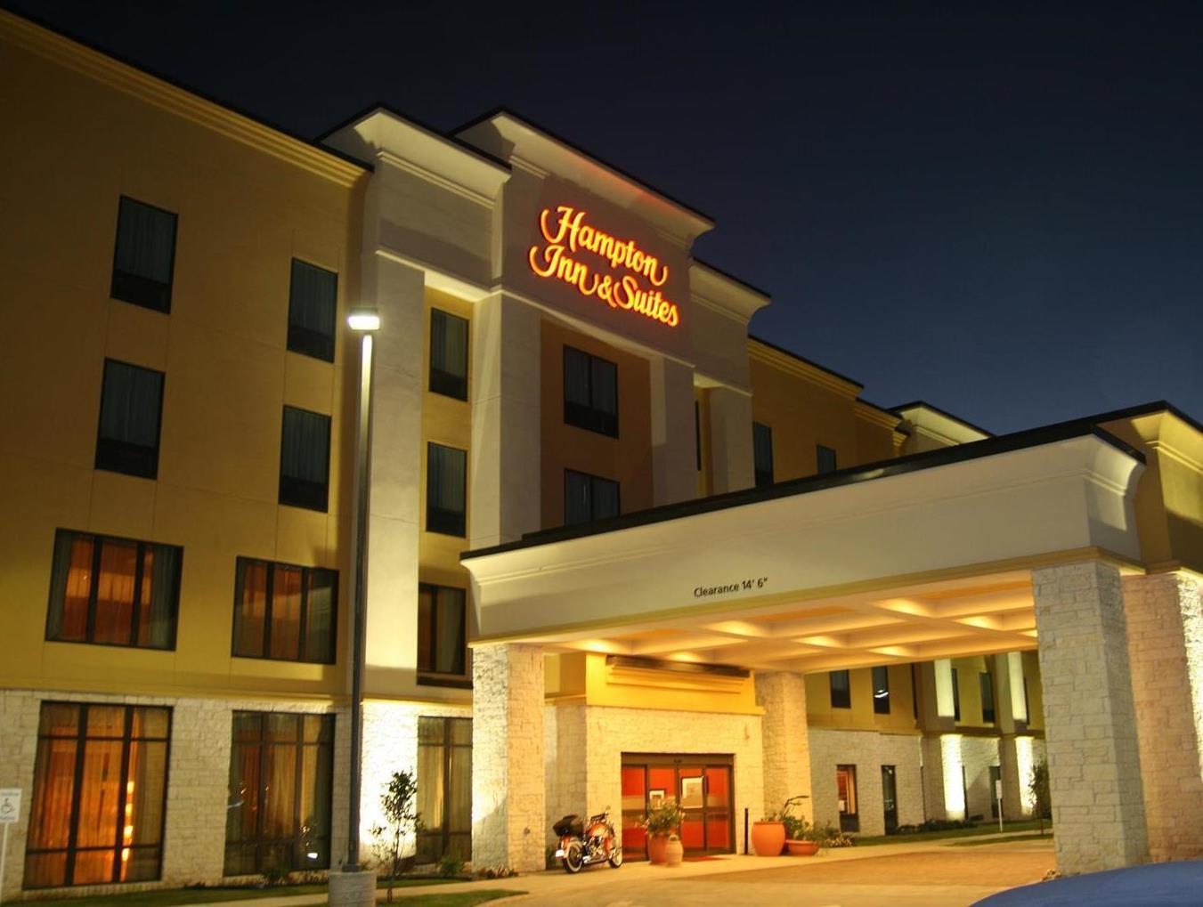 Hampton Inn & Suites Bastrop Exterior foto