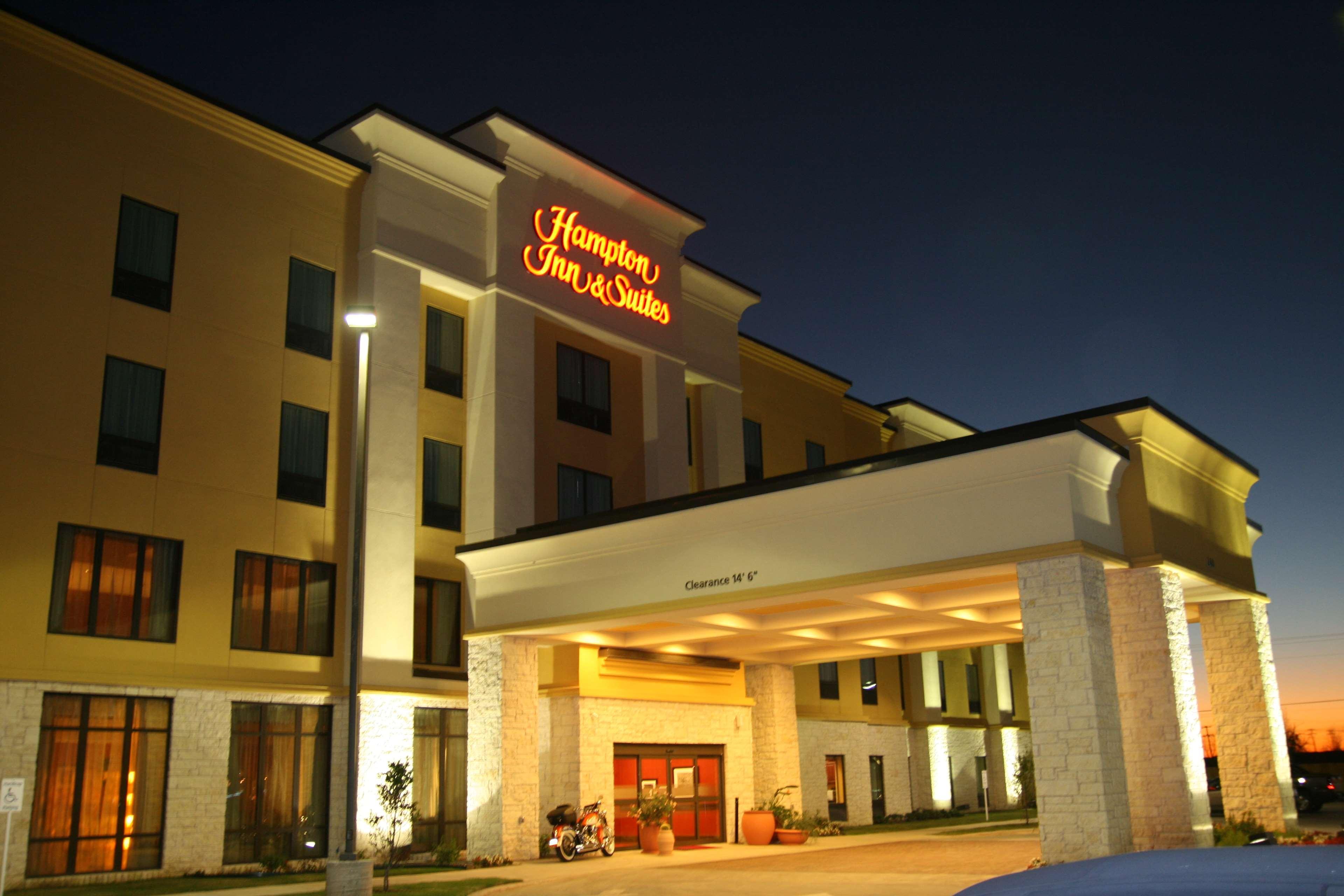 Hampton Inn & Suites Bastrop Exterior foto