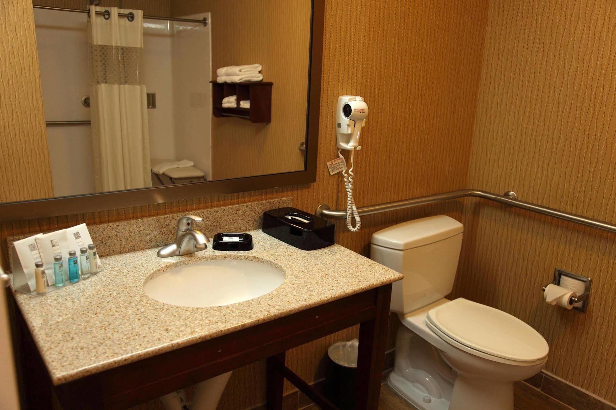 Hampton Inn & Suites Bastrop Habitación foto
