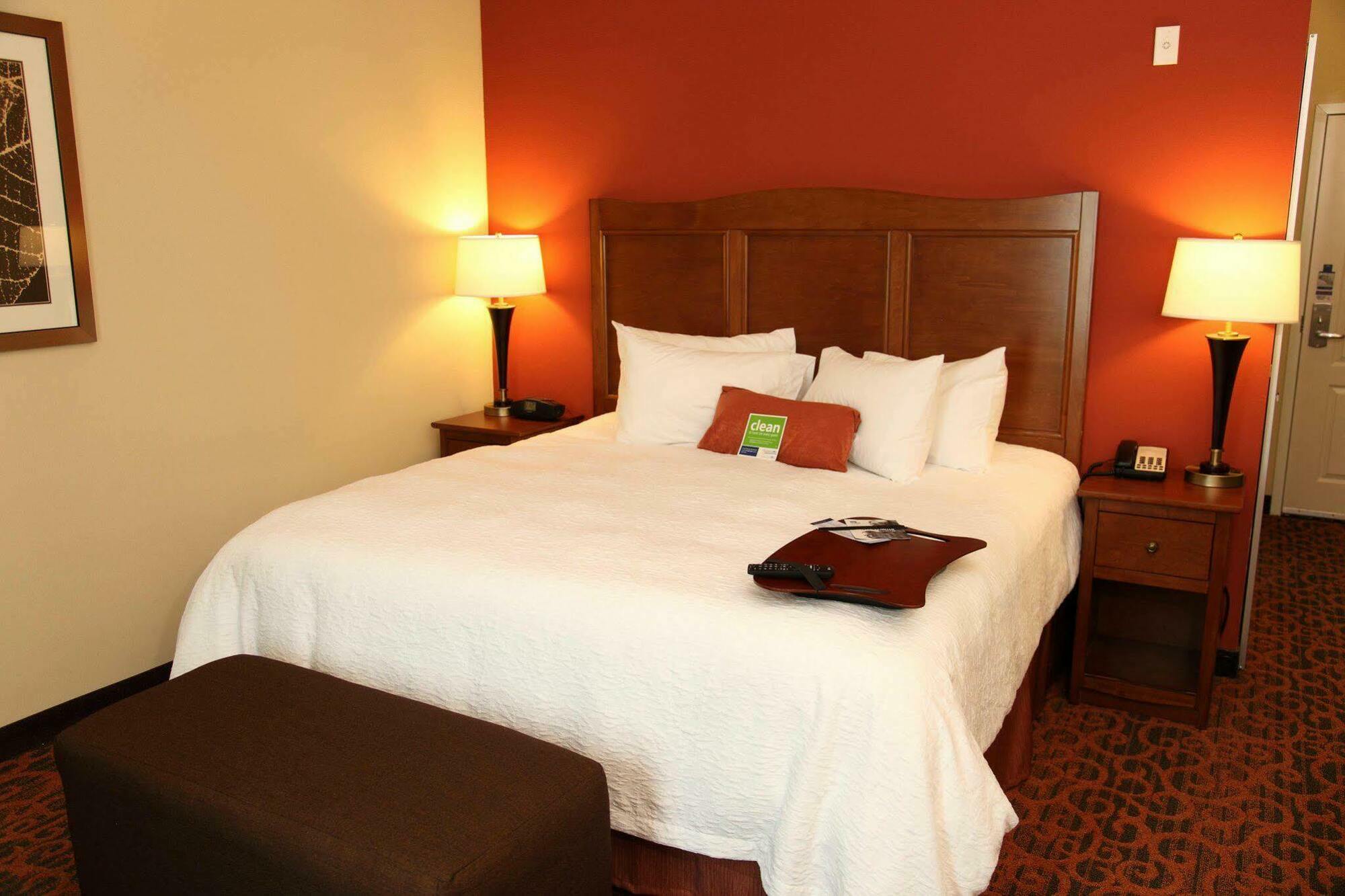 Hampton Inn & Suites Bastrop Habitación foto